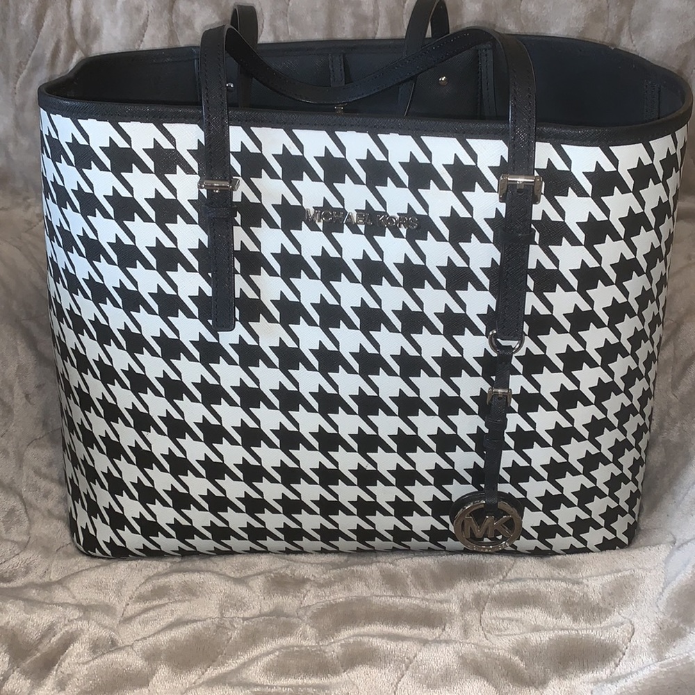 Large Michael Kors Houndstooth Tote - Picture 2 of 7